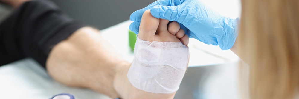 Doctor,Hand,Touches,And,Examines,Wound,On,Leg.,Medical,Concept